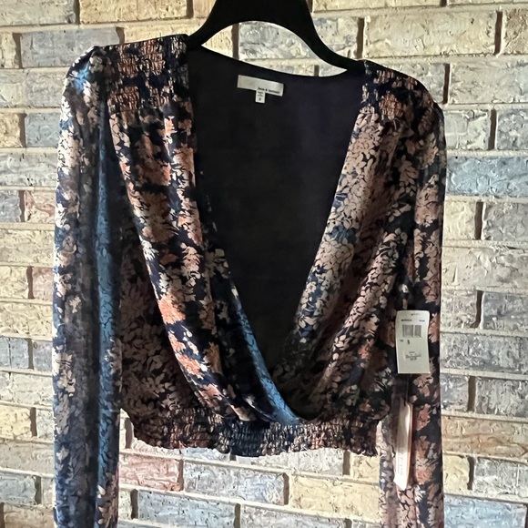 Size S multi colored floral blouse. - Picture 1 of 4